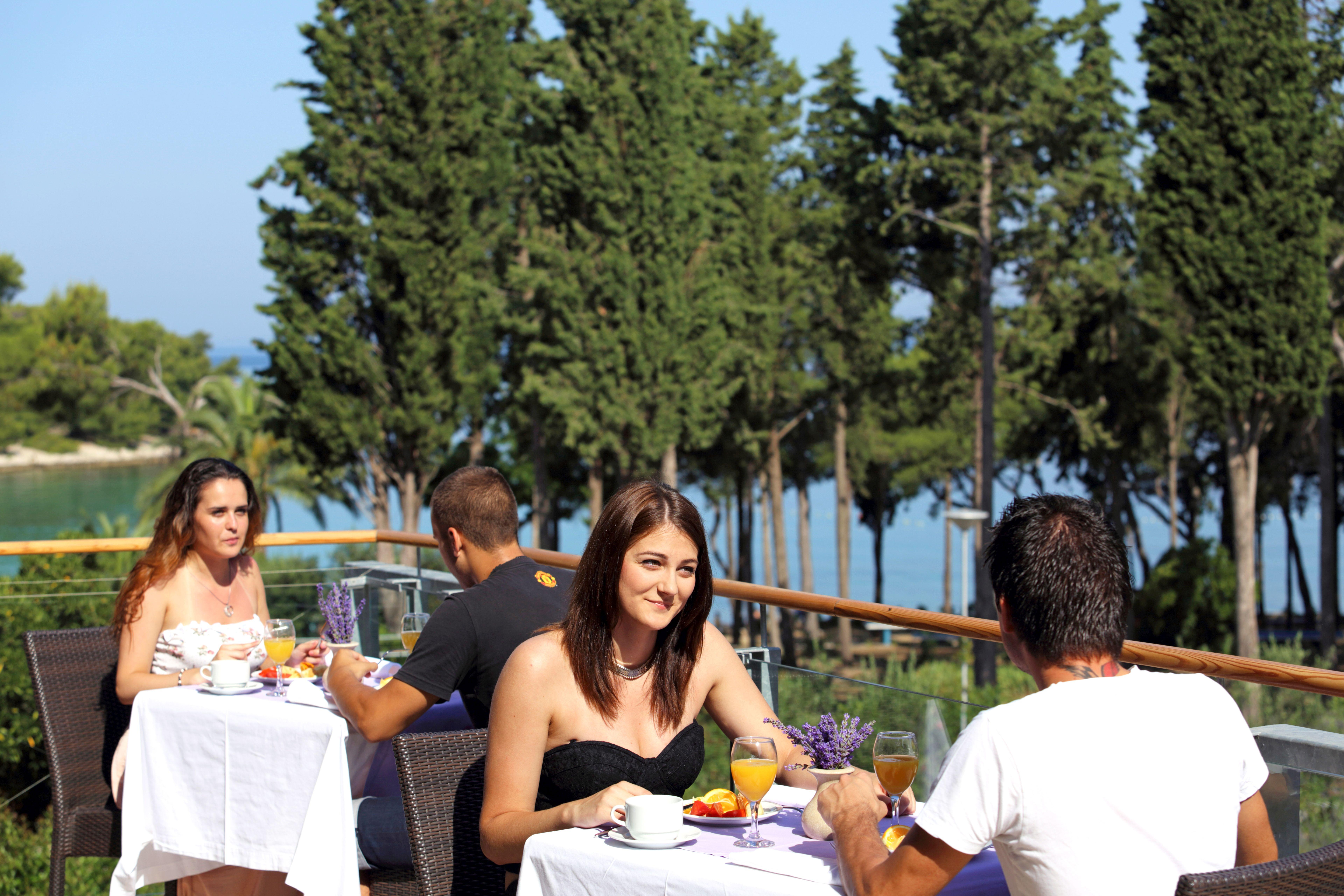Aminess Vival Velaris Resort Supetar Exterior photo
