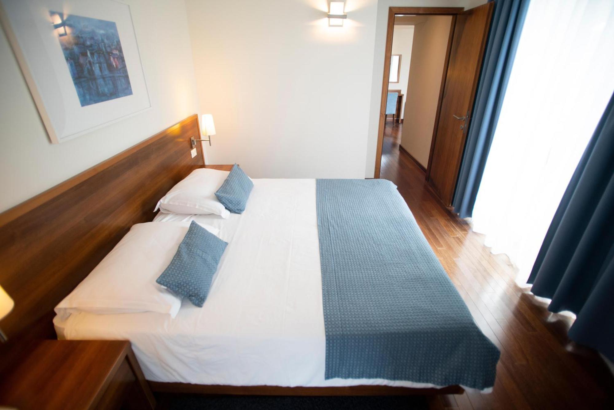 Aminess Vival Velaris Resort Supetar Exterior photo