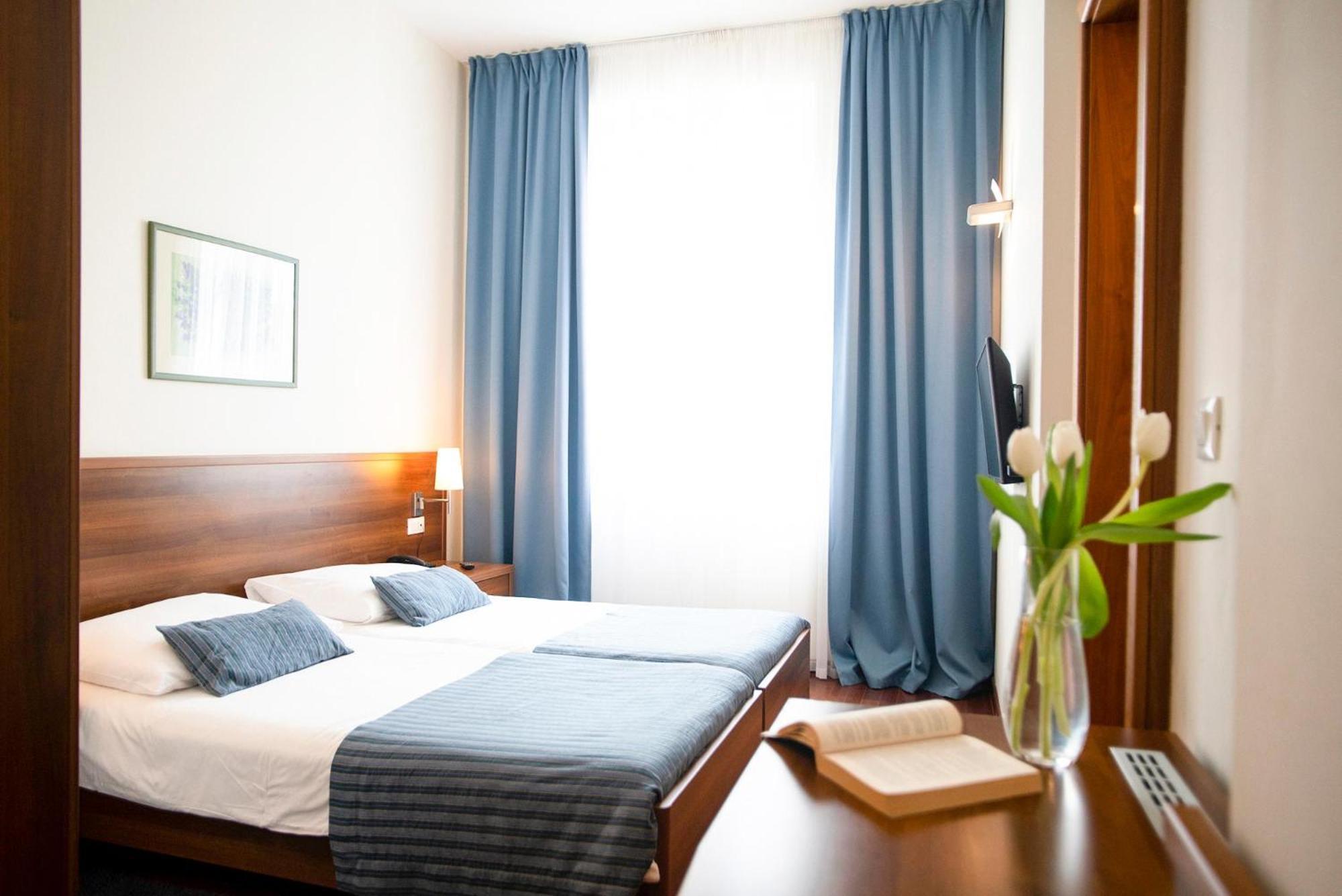 Aminess Vival Velaris Resort Supetar Exterior photo